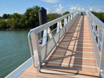 Aramon - Halte Fluviale Les Estères