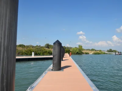 Aramon - Halte Fluviale Les Estères